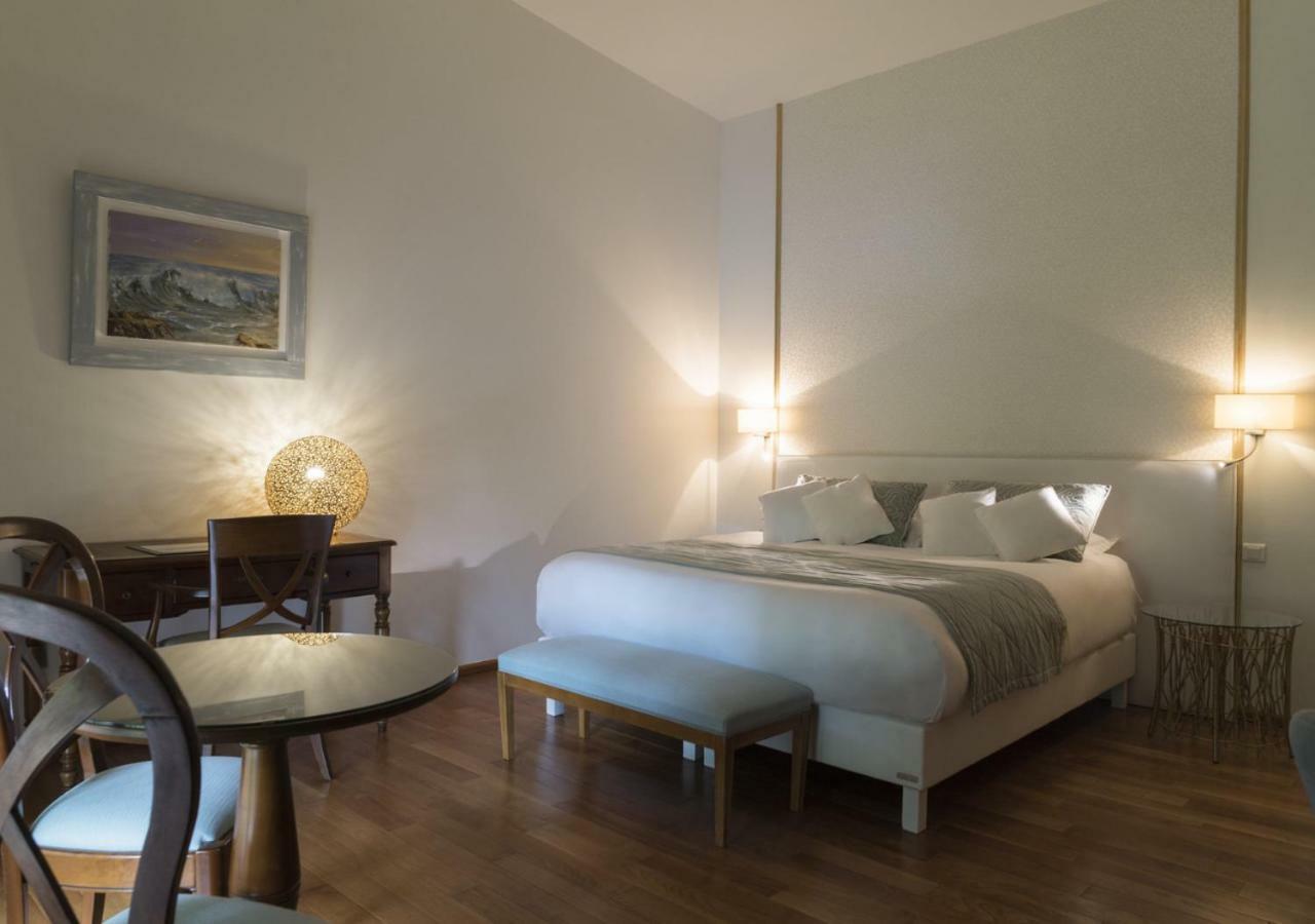 Hotel Les Freres Ibarboure 比达尔 外观 照片
